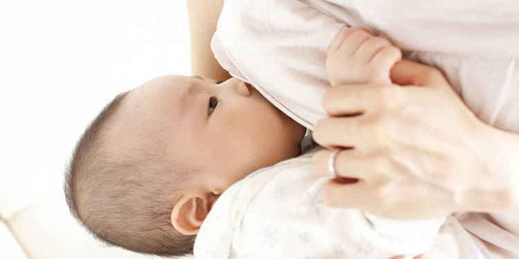 Nuôi con bằng sữa mẹ
